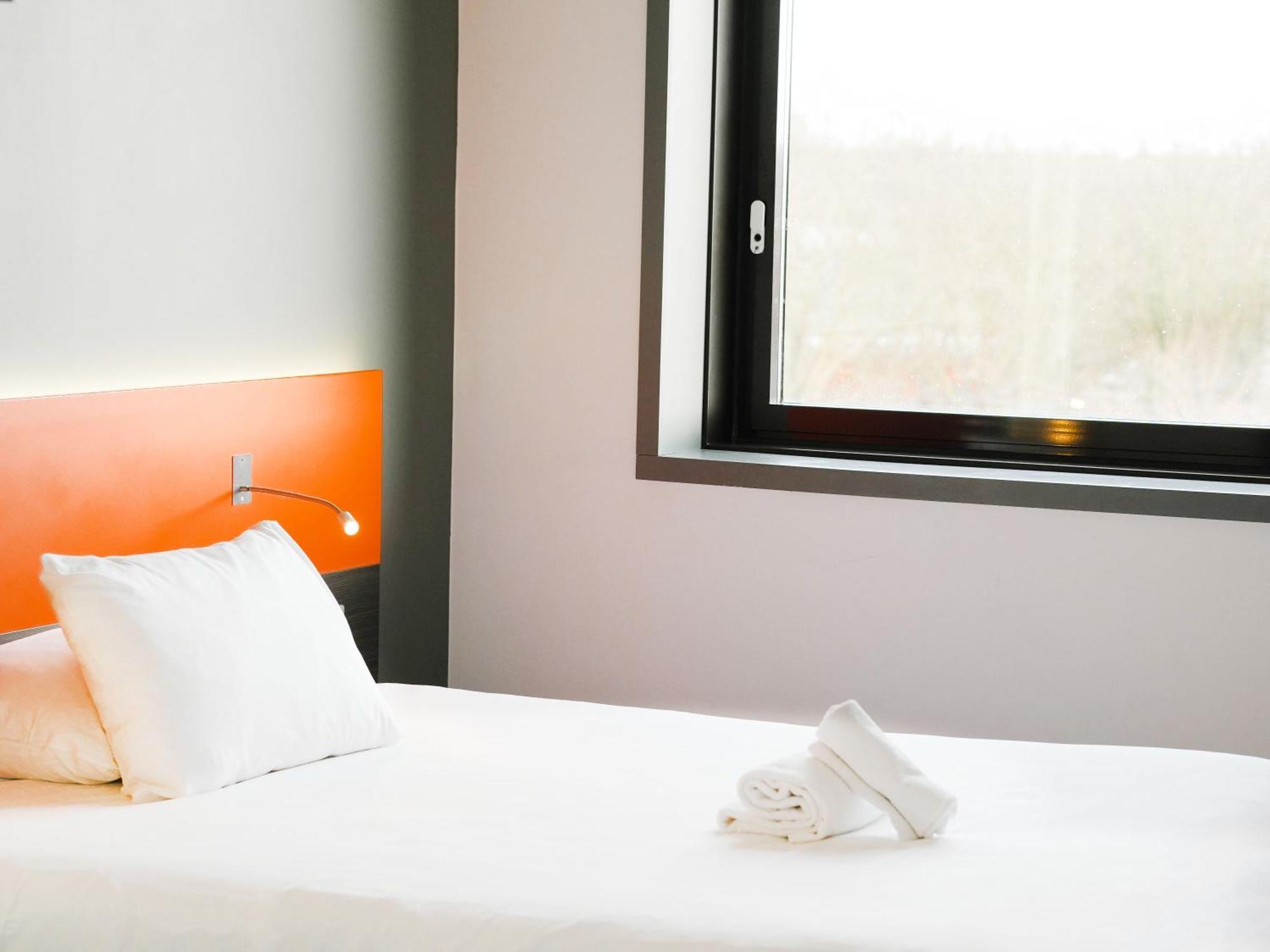 Hotel Ibis Styles Caen Centre Gare Exterior foto