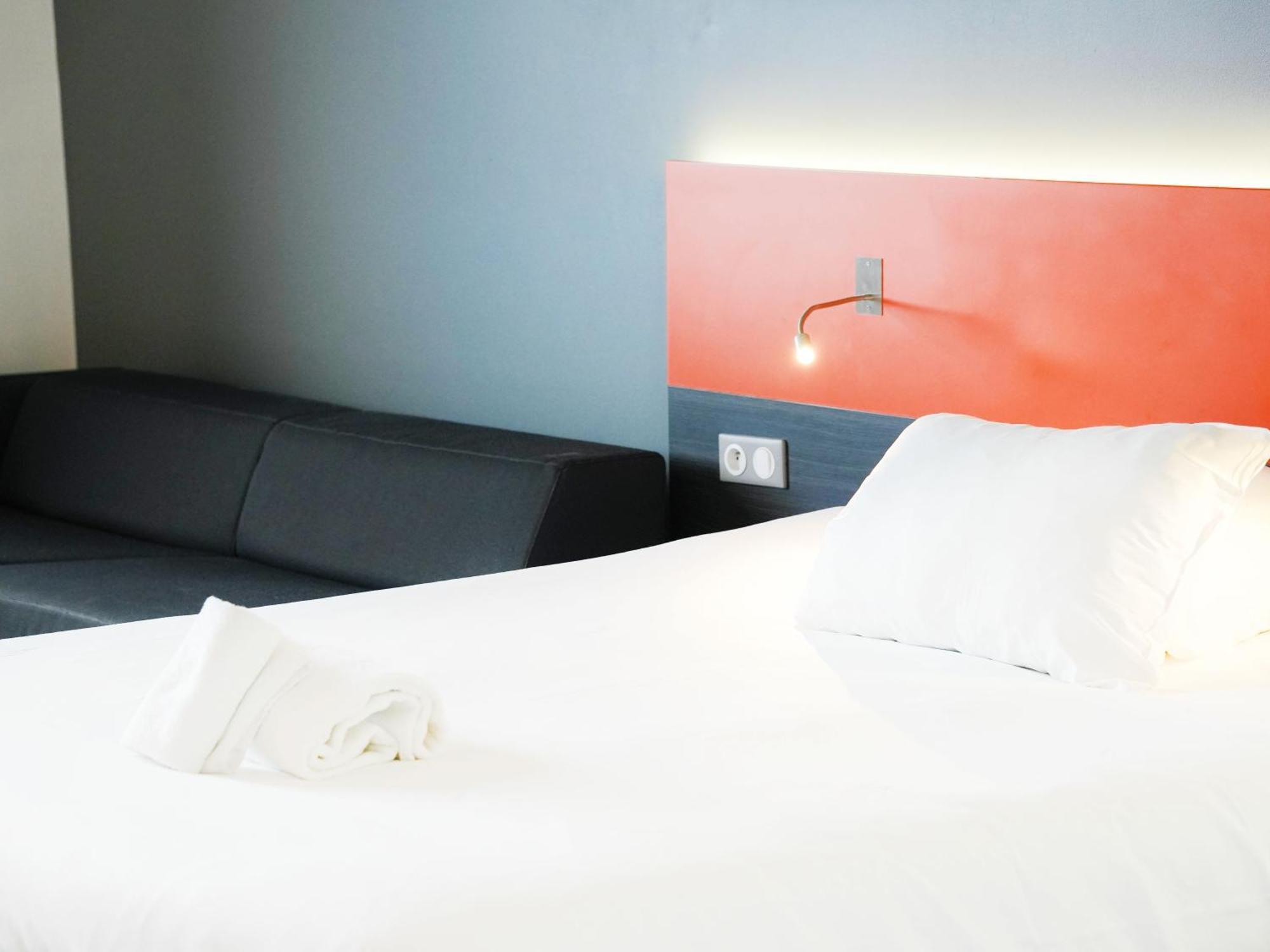Hotel Ibis Styles Caen Centre Gare Exterior foto